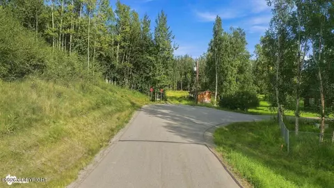3950 E Mark Dr, Wasilla, AK 99654 photo 2