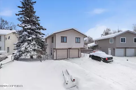 8821 Hamlet Cir, Anchorage, AK 99502