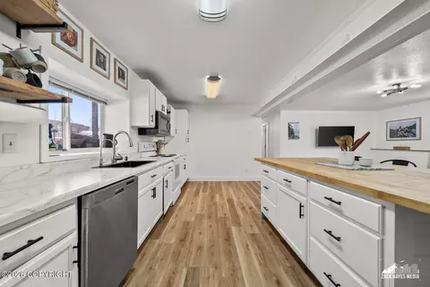 Kitchen - 3216 E 46th Ave, Anchorage, AK 99507 photo 15 of 18