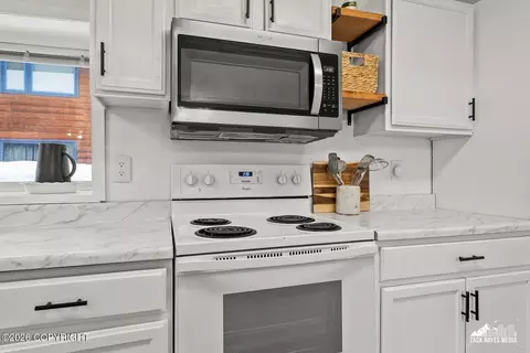Kitchen - 3216 E 46th Ave, Anchorage, AK 99507 photo 18 of 18