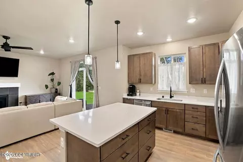 Kitchen - 1594 E Hidden Ranch Loop, Palmer, AK 99645 photo 6 of 9
