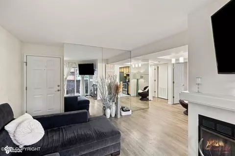 7220 Huntsmen Cir # 6B, Anchorage, AK 99518