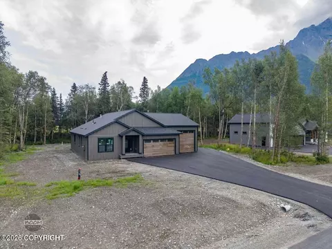 5837 S Gates St, Palmer, AK 99645