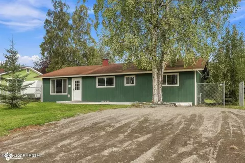 138 Farnsworth Blvd, Soldotna, AK 99669