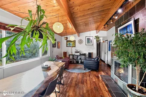Dining - 3014 Sheldon Jackson St, Anchorage, AK 99508 photo 4 of 4
