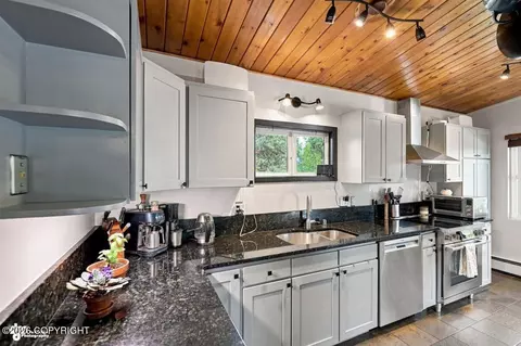 Kitchen - 3014 Sheldon Jackson St, Anchorage, AK 99508 photo 3 of 6