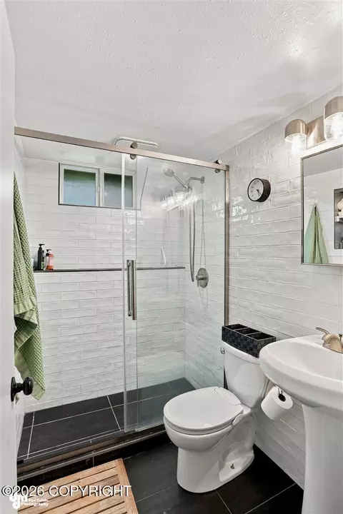 Bath - 3014 Sheldon Jackson St, Anchorage, AK 99508 photo 3 of 4