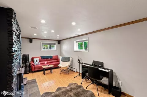 Living - 3014 Sheldon Jackson St, Anchorage, AK 99508 photo 3 of 5