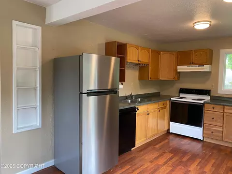 Kitchen - 402 E 11th Ave, Anchorage, AK 99501 photo 25 of 28