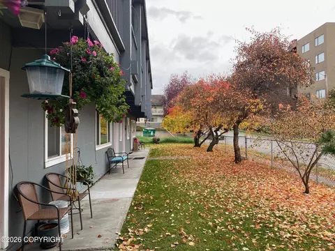 Exterior - 402 E 11th Ave, Anchorage, AK 99501 photo 1 of 4