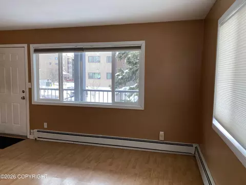 Living - 402 E 11th Ave, Anchorage, AK 99501 photo 12 of 18