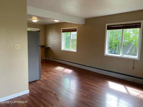 Living - 402 E 11th Ave, Anchorage, AK 99501 photo 14 of 18