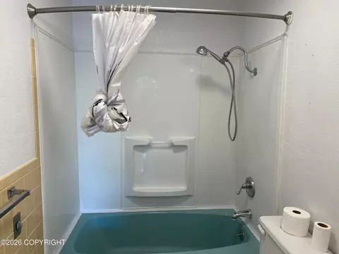 Bath - 402 E 11th Ave, Anchorage, AK 99501 photo 5 of 8