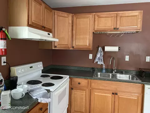 Kitchen - 402 E 11th Ave, Anchorage, AK 99501 photo 11 of 28