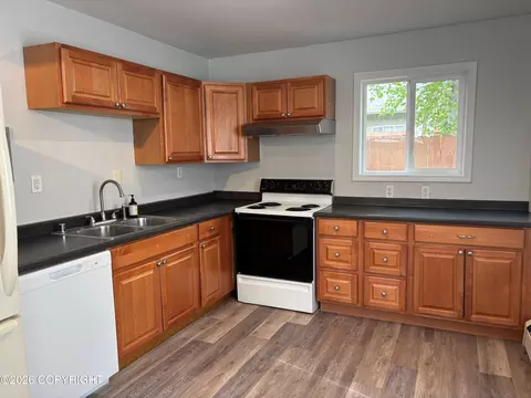 Kitchen - 402 E 11th Ave, Anchorage, AK 99501 photo 3 of 28