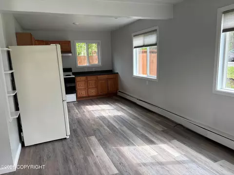 Living - 402 E 11th Ave, Anchorage, AK 99501 photo 4 of 18