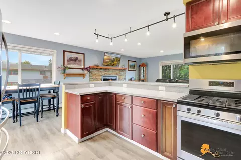 Kitchen - 11033 Buskin Cir, Eagle River, AK 99577 photo 5 of 6