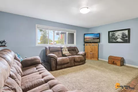 Living - 11033 Buskin Cir, Eagle River, AK 99577 photo 8 of 8