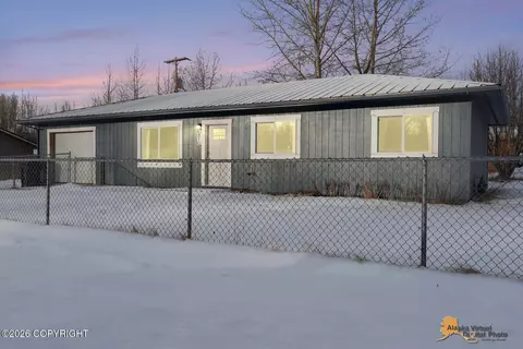 810 W Edinborough Dr, Palmer, AK 99645