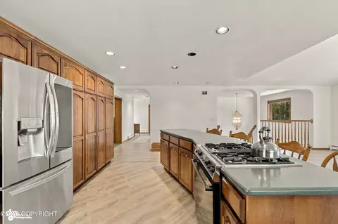 Kitchen - 10190 Our Rd, Anchorage, AK 99507 photo 6 of 7