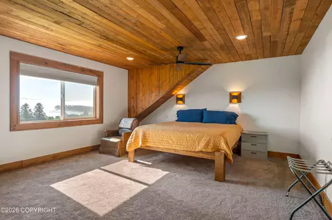 Bedroom - 3875 East End Rd, Homer, AK 99603 photo 3 of 13