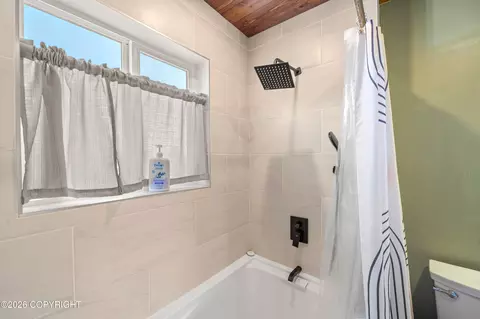 Bath - 3875 East End Rd, Homer, AK 99603 photo 8 of 14