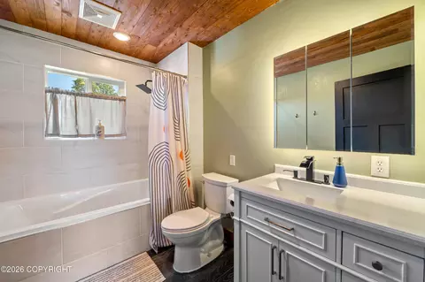 Bath - 3875 East End Rd, Homer, AK 99603 photo 7 of 14