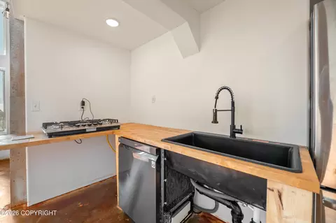 Kitchen - 3875 East End Rd, Homer, AK 99603 photo 7 of 8