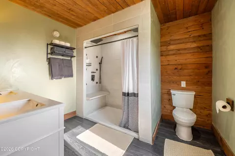 Bath - 3875 East End Rd, Homer, AK 99603 photo 3 of 14