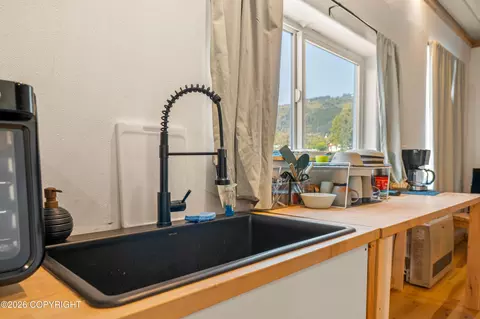 Kitchen - 3875 East End Rd, Homer, AK 99603 photo 6 of 8