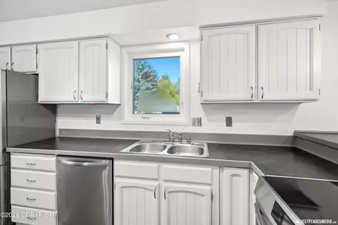 Kitchen - 10100 Nantucket Loop, Anchorage, AK 99507 photo 2 of 3