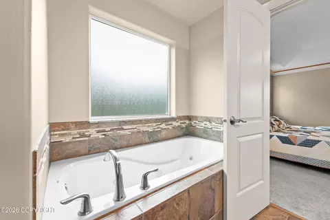 Bath - 4386 E Kilo Dr, Wasilla, AK 99654 photo 3 of 5