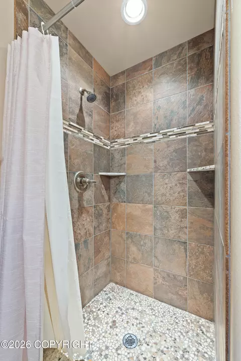 Bath - 4386 E Kilo Dr, Wasilla, AK 99654 photo 4 of 5