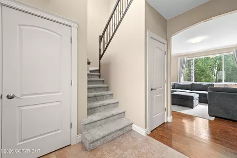 Entry Way - 4386 E Kilo Dr, Wasilla, AK 99654 photo 2 of 7