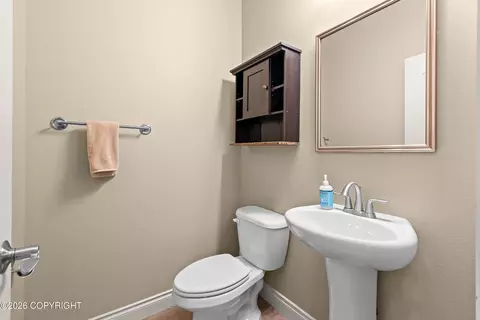 Bath - 4386 E Kilo Dr, Wasilla, AK 99654 photo 1 of 5