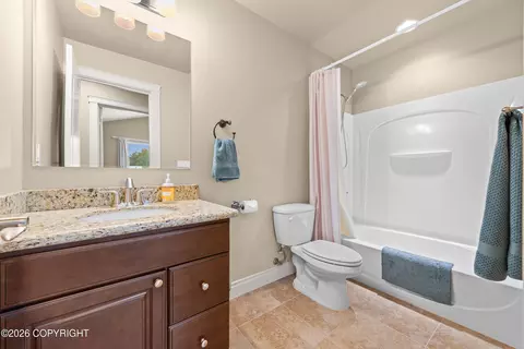 Bath - 4386 E Kilo Dr, Wasilla, AK 99654 photo 2 of 5