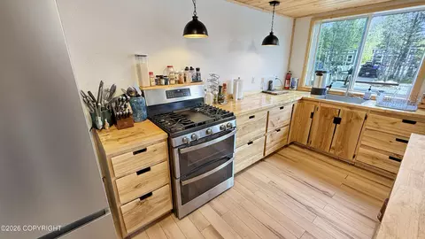 Kitchen - 7201 W Willow Fishhook Rd, Willow, AK 99688 photo 3 of 10