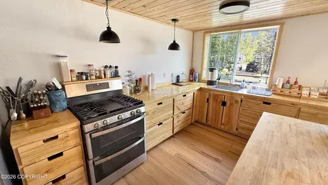 Kitchen - 7201 W Willow Fishhook Rd, Willow, AK 99688 photo 4 of 10