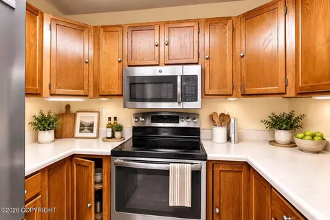 Kitchen - 7300 Clairborne Dr, Anchorage, AK 99502 photo 3 of 6