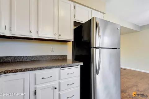 Kitchen - 260 Fall Leaf Cir, Anchorage, AK 99504 photo 2 of 4