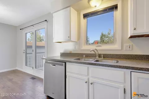 Kitchen - 260 Fall Leaf Cir, Anchorage, AK 99504 photo 3 of 4