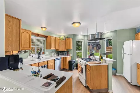 Kitchen - 10127 Crest View Ln, Eagle River, AK 99577 photo 1 of 4