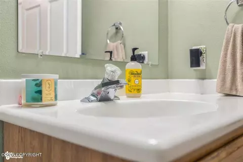 Bath - 10127 Crest View Ln, Eagle River, AK 99577 photo 3 of 7