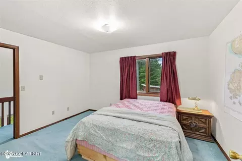 Bedroom - 22900 Shady Dr, Ninilchik, AK 99639 photo 6 of 9