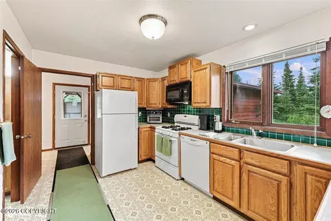 Kitchen - 22900 Shady Dr, Ninilchik, AK 99639 photo 3 of 5