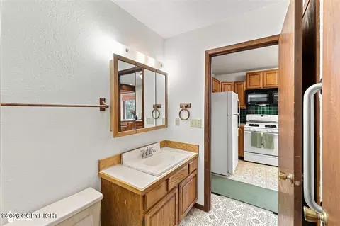 Bath - 22900 Shady Dr, Ninilchik, AK 99639 photo 2 of 6