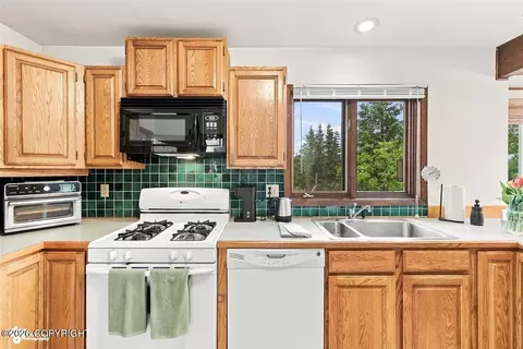 Kitchen - 22900 Shady Dr, Ninilchik, AK 99639 photo 5 of 5