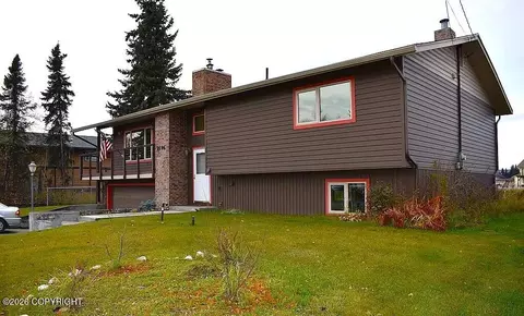 2596 Riverview Dr, Fairbanks, AK 99709
