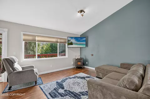 Living - 6510 E 16th Ave, Anchorage, AK 99504 photo 2 of 4