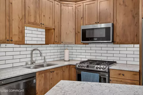 Kitchen - 6510 E 16th Ave, Anchorage, AK 99504 photo 4 of 5